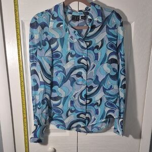 😺 2 for$12 Or 3 for$15 😺 Vince Camuto Swirl Print Blouse in Blue Tones